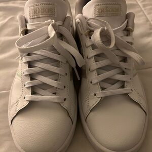Gently Loved White Women’s Addidas sneakers